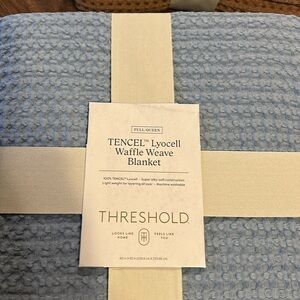 NWT Threshold Blanket Reg/ Queen Size 90x92 in.